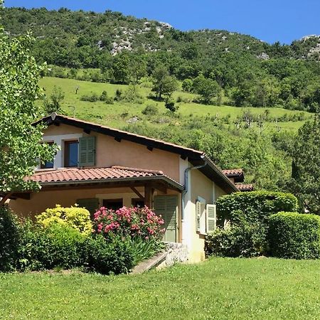 Gites Le Paradis - Superbe Vue Sur Le Vercors Dominant Le Village Pont-en-Royans Exterior photo