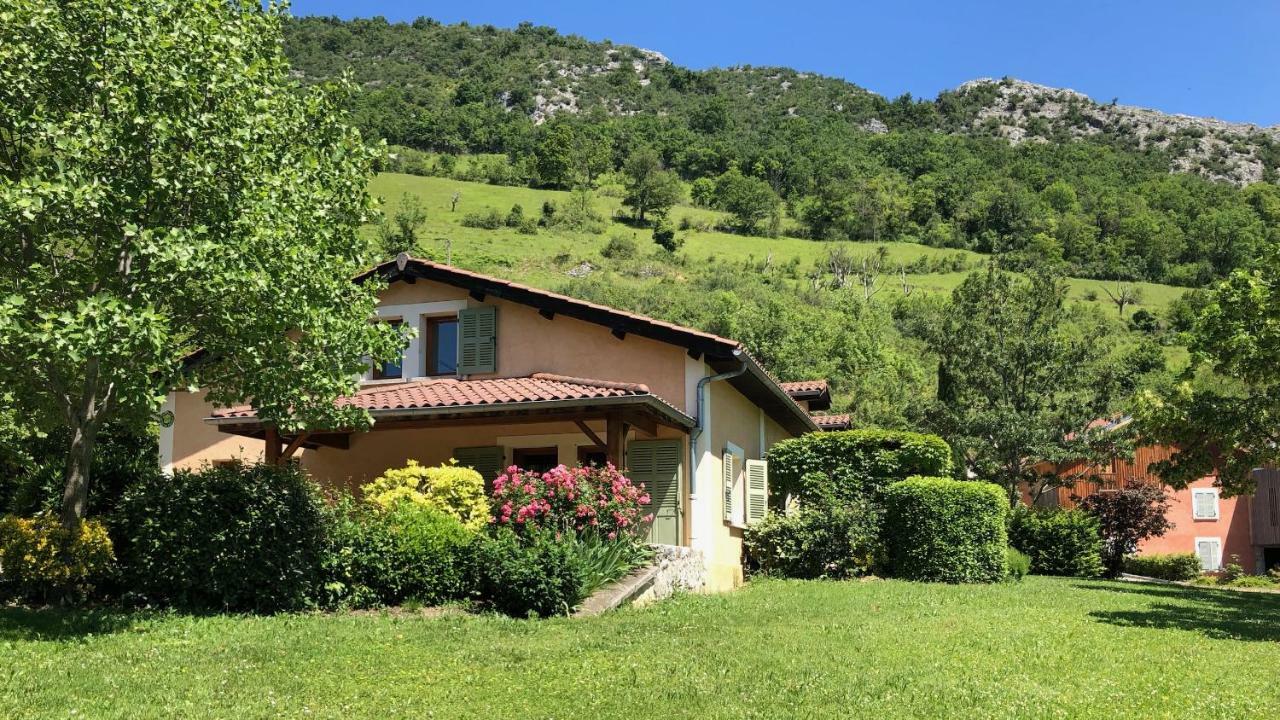 Gites Le Paradis - Superbe Vue Sur Le Vercors Dominant Le Village Pont-en-Royans Exterior photo