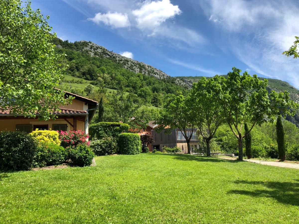 Gites Le Paradis - Superbe Vue Sur Le Vercors Dominant Le Village Pont-en-Royans Exterior photo